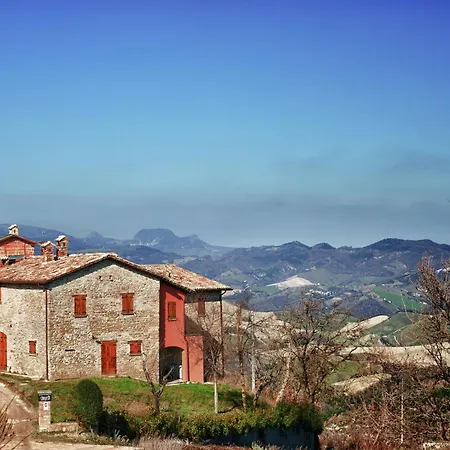Flat On A Farm With Swimming Pool And Many Activities Holiday home