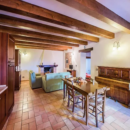 Σπίτι διακοπών Flat On A Farm With Swimming Pool And Many Activities