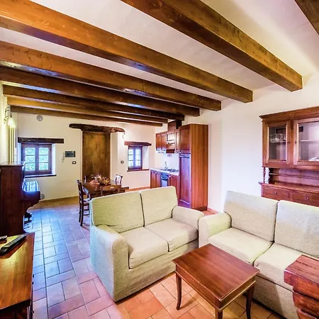 Flat On A Farm With Swimming Pool And Many Activities Holiday home *