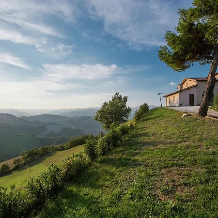 Flat On A Farm With Swimming Pool And Many Activities Holiday home *
