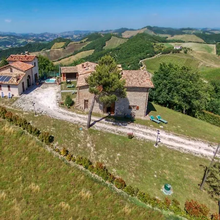 Vakantiehuis Flat On A Farm With Swimming Pool And Many Activities SantʼAngelo in Vado