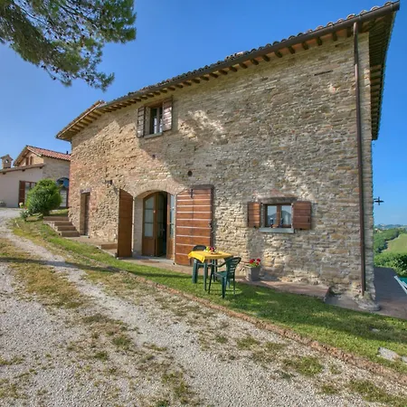 Flat On A Farm With Swimming Pool And Many Activities