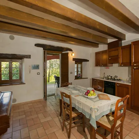 Flat On A Farm With Swimming Pool And Many Activities Vakantiehuis SantʼAngelo in Vado