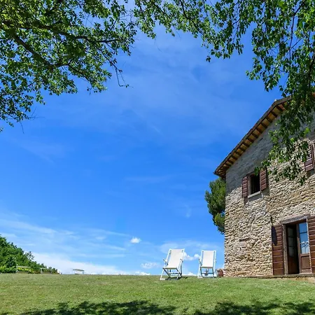 Flat On A Farm With Swimming Pool And Many Activities Holiday home *